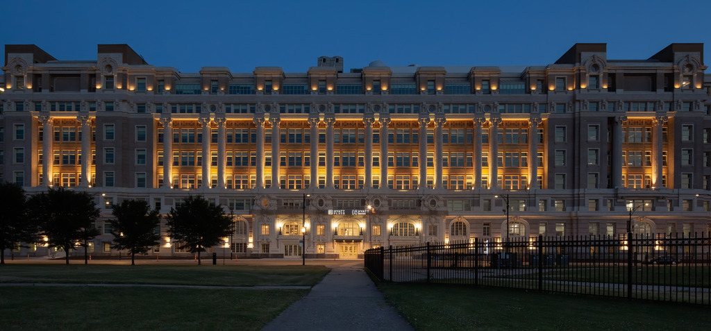 Accentuate the Positive | Formerly a hospital, the Cook County Hyatt Home/ Hyatt House in Chicago employs façade lighting for columns and architectural features to provide recognition and identity | Photo: Mike Crews Photography