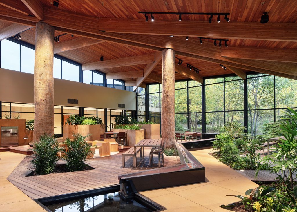 Illumination in The Place of Nations provides an outdoor aesthetic.