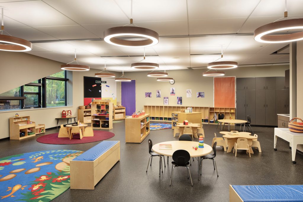 Speaking Native Architectural Language 3 Classroom lighting is automatically tuned to synch CCT with daylight.